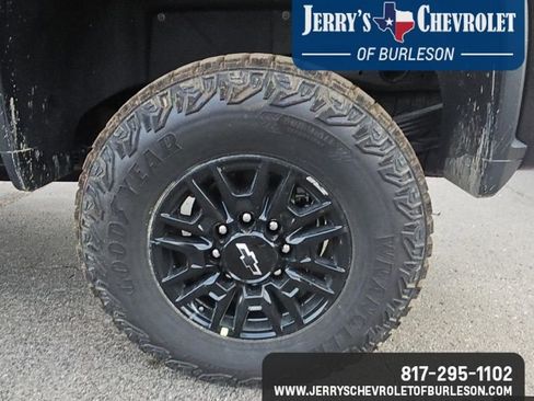 Used 2026 Chevrolet Silverado 2500 ZR2 image 13