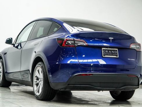 Used 2023 Tesla Model Y AWD image 11
