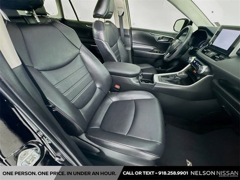 Used 2023 Toyota RAV4 XLE Premium image 27