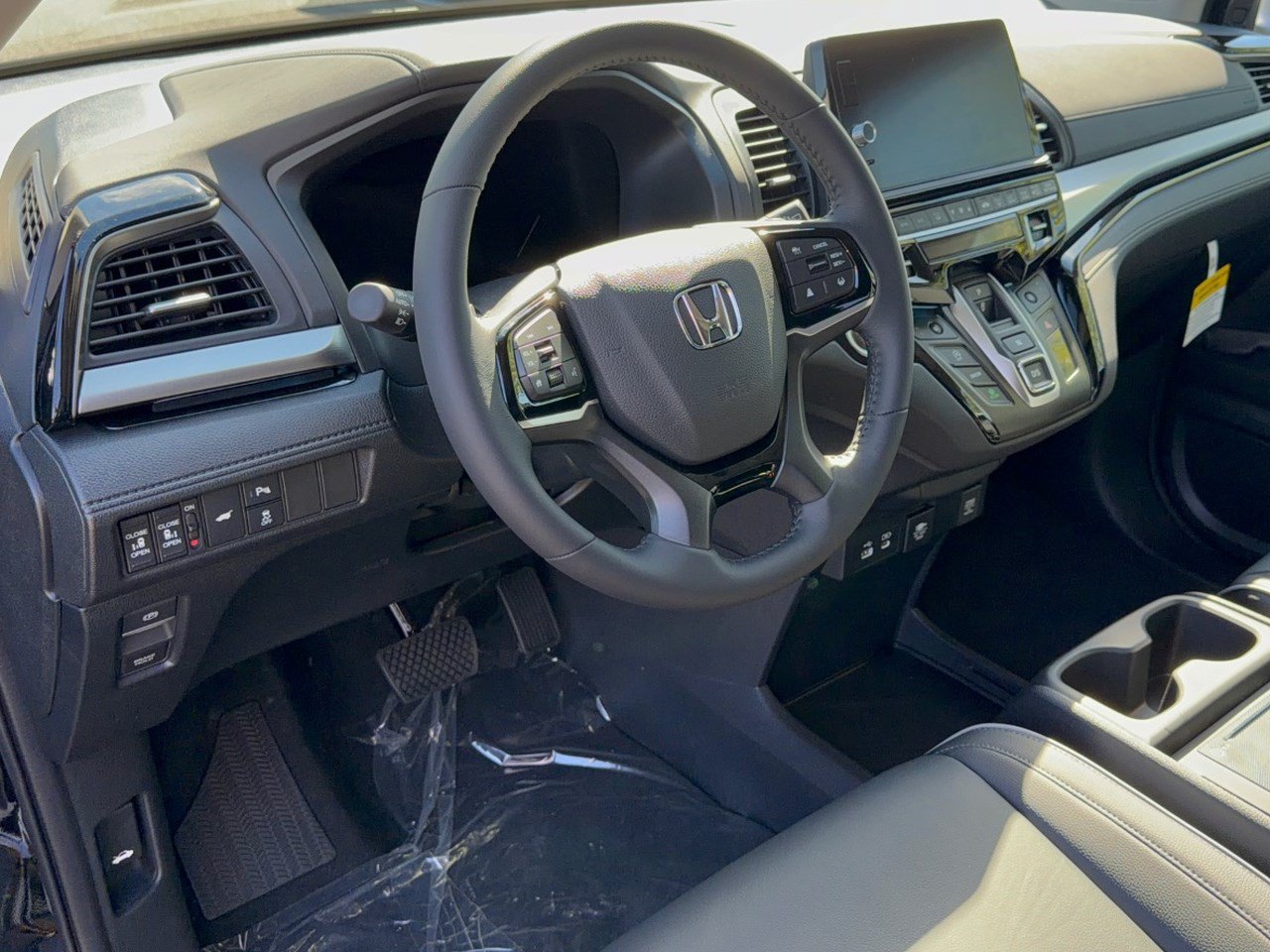 New 2027 Honda Odyssey Touring image 4