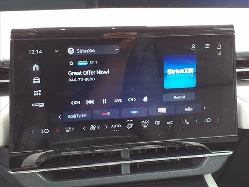 Used 2025 Lincoln Nautilus Premier image 21