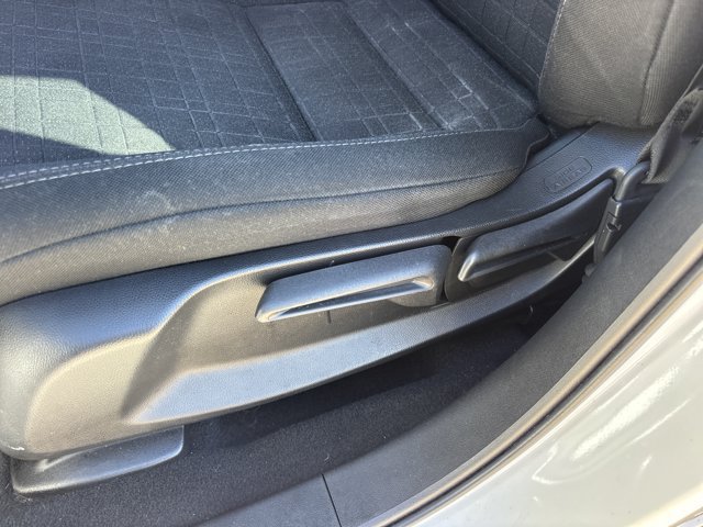 Used 2025 Honda HR-V LX image 15