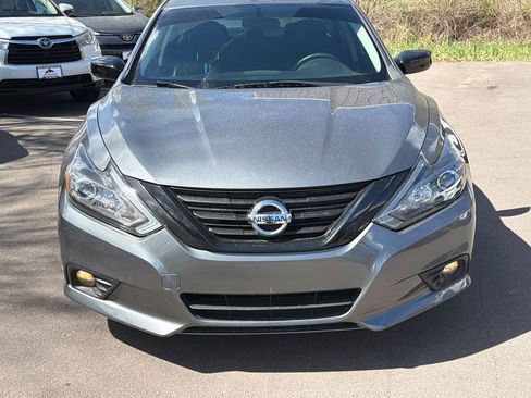 Used 2018 Nissan Altima 2.5 SR w/ SR Midnight Edition image 2