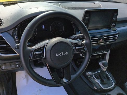 Used 2023 Kia Seltos S image 12