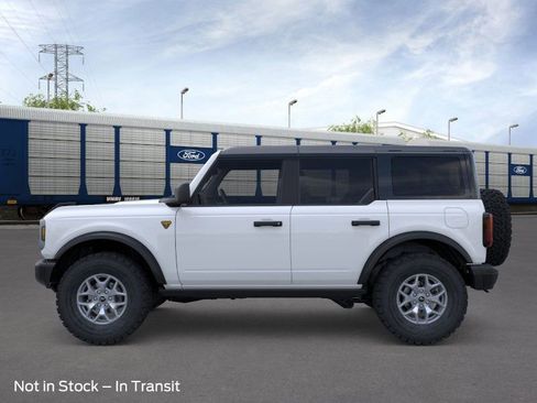 New 2025 Ford Bronco Badlands image 4