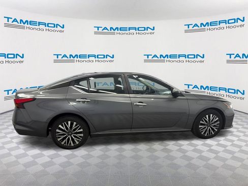Used 2024 Nissan Altima 2.5 SV FWD image 6