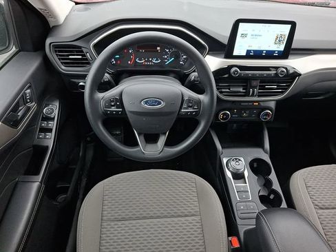 Used 2022 Ford Escape SE image 2