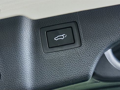 Used 2017 Hyundai Santa Fe Sport w/ 2.4L Tech Package 04 image 28