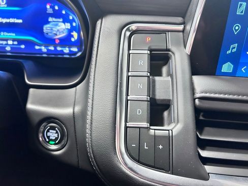 Used 2023 Chevrolet Suburban Z71 w/ Off-Road Capability Package image 17