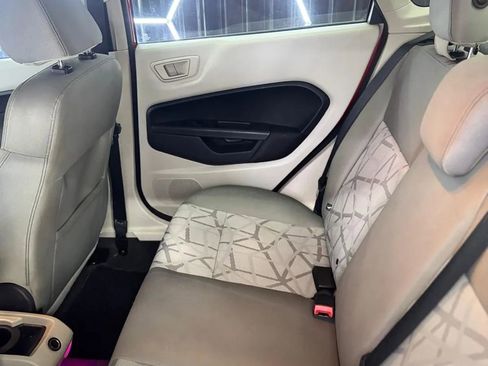 Used 2013 Ford Fiesta SE image 38