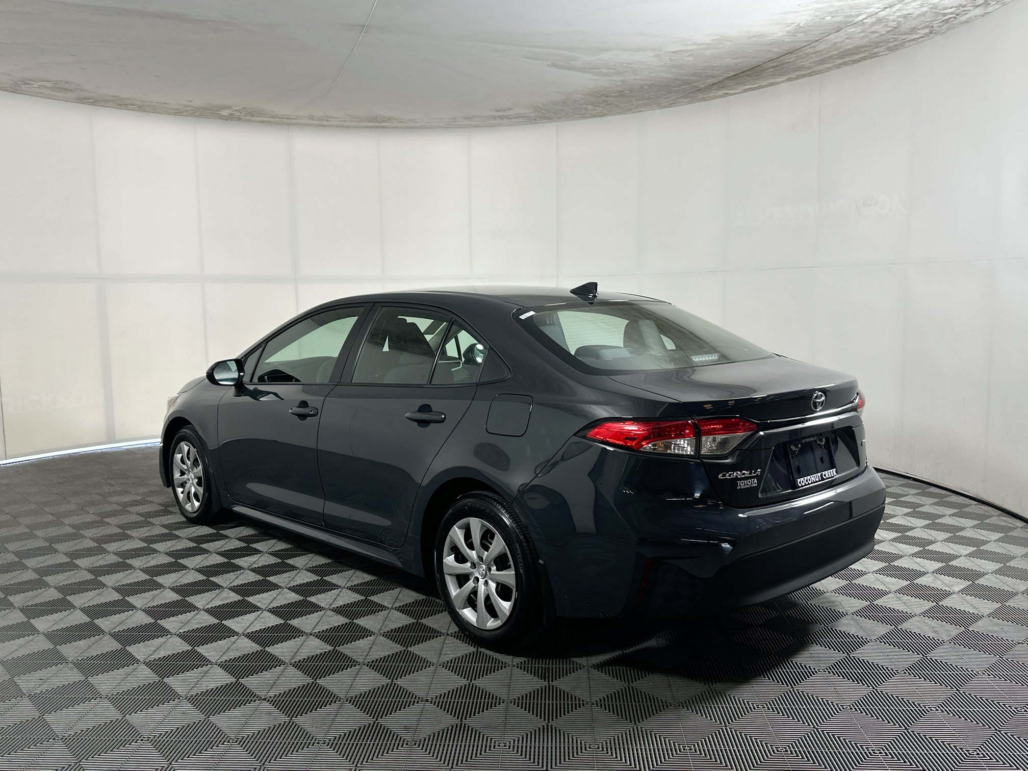 Used 2026 Toyota Corolla LE FWD image 5