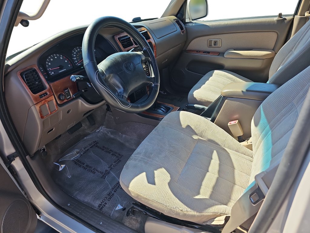 Used 2000 Toyota 4Runner SR5 RWD image 17