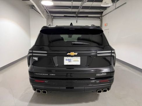 Used 2026 Chevrolet Traverse High Country w/ LPO, Floor Liner Package AWD/4WD image 6