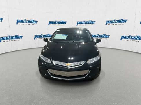 Used 2017 Chevrolet Volt LT w/ Comfort Package FWD image 3