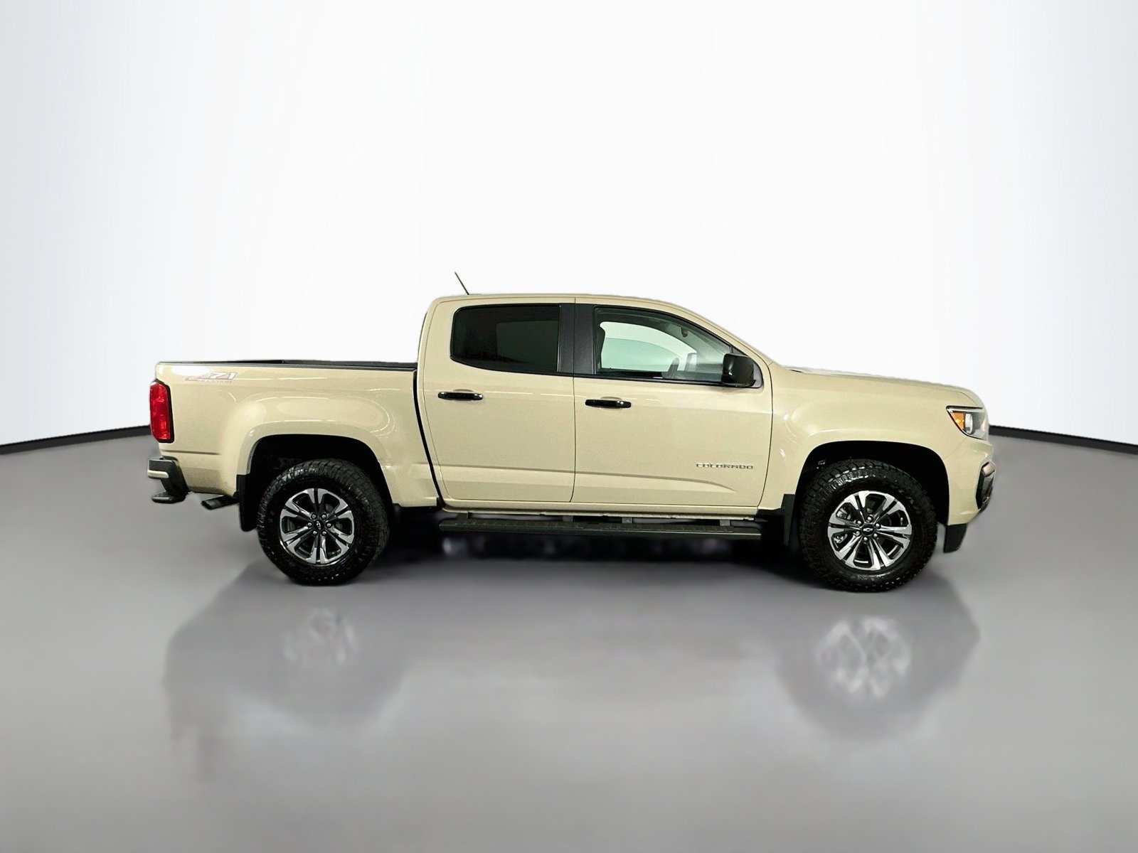 Used 2022 Chevrolet Colorado Z71 AWD/4WD image 9