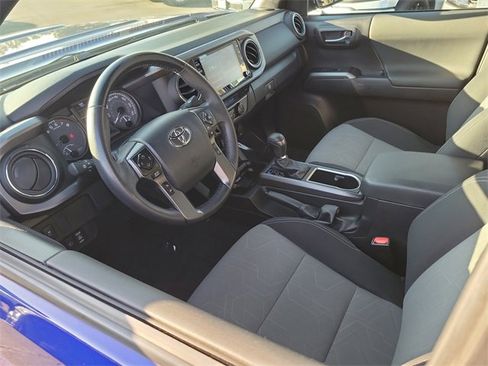 Used 2023 Toyota Tacoma TRD Sport image 3