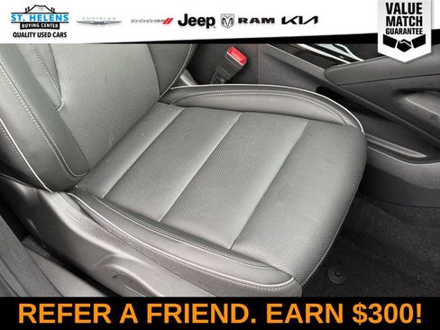 Used 2023 Buick Envision Essence image 30