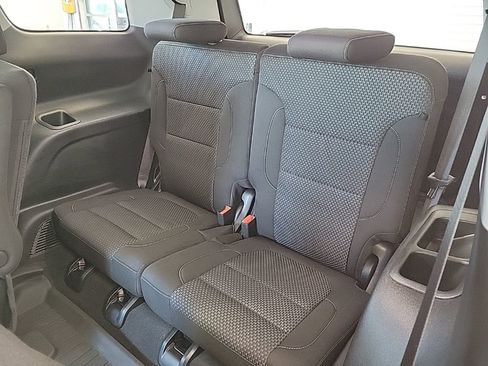 Used 2023 GMC Acadia SLE w/ Driver Convenience Package image 15