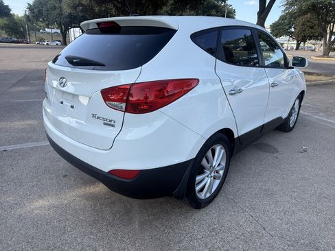 Used 2012 Hyundai Tucson Limited w/ Premium Pkg FWD image 5