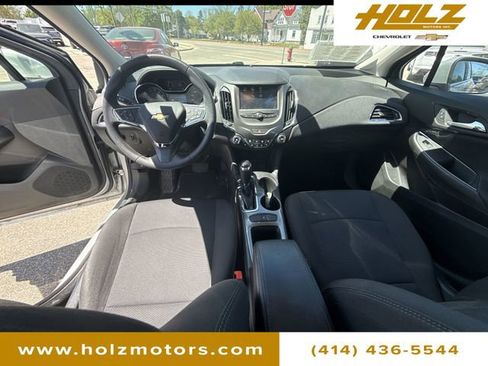 Certified 2017 Chevrolet Cruze LT w/ Convenience Package FWD image 19