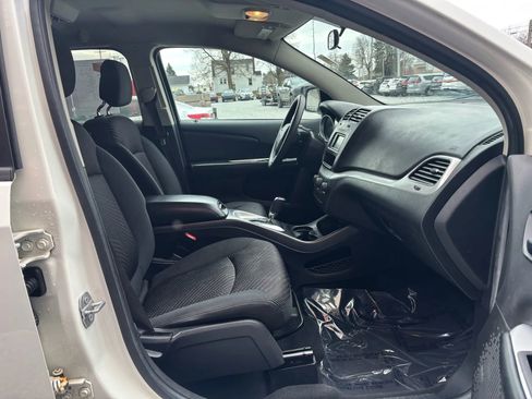 Used 2016 Dodge Journey SXT w/ Comfort/Convenience Group image 15