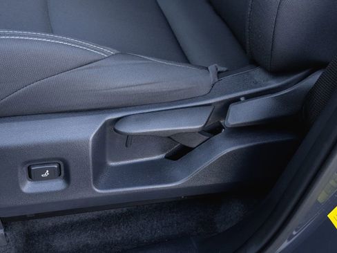 Used 2025 Toyota Tacoma SR5 image 12