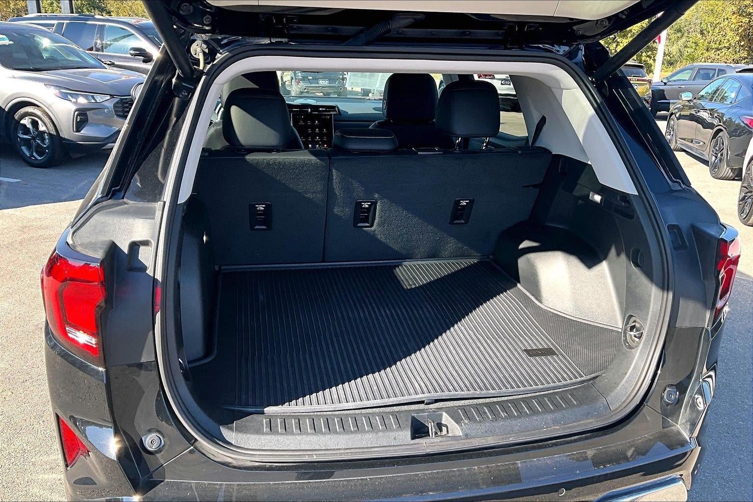 Used 2026 GMC Terrain Denali w/ LPO, Floor Liner Package AWD/4WD image 4