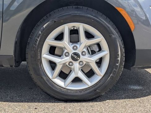 Certified 2025 Kia Soul LX w/ LX Technology Package FWD image 12