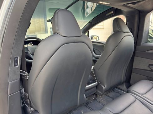 Used 2023 Tesla Model X AWD/4WD image 39