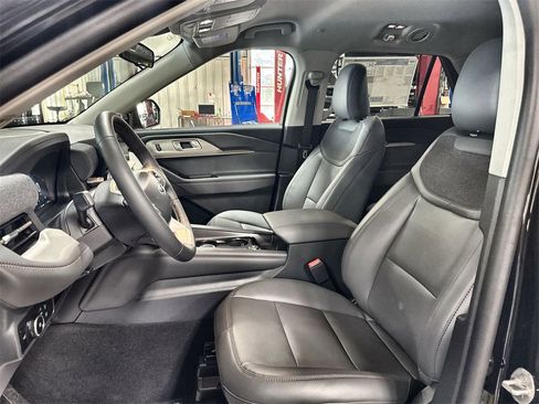 New 2026 Ford Explorer Active image 12