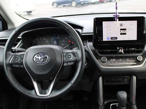 Used 2023 Toyota Corolla Cross LE w/ Moonroof Package AWD/4WD image 11