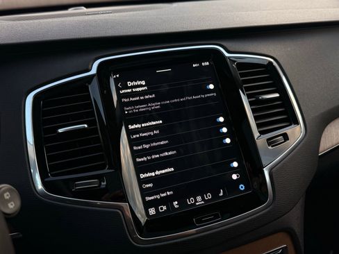 Used 2023 Volvo XC90 T8 Plus image 40