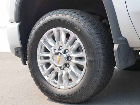 Certified 2022 Chevrolet Silverado 3500 High Country w/ Safety Package II AWD/4WD image 11