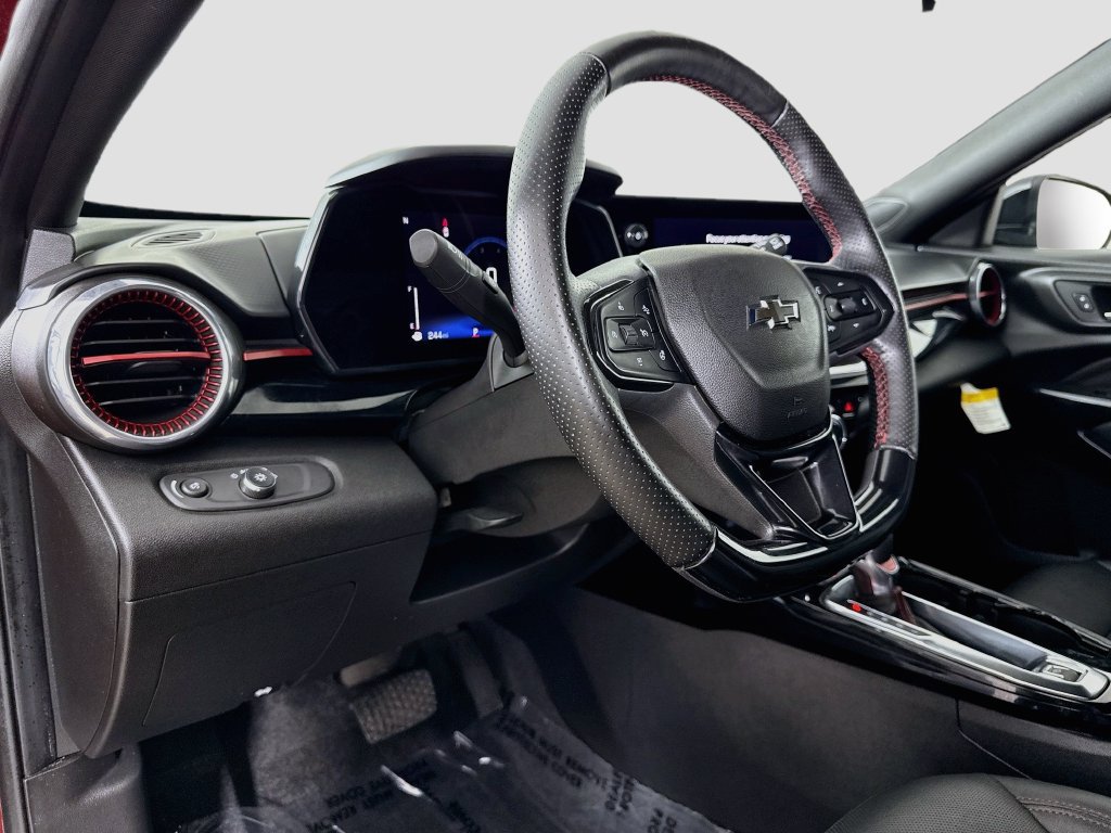 Used 2024 Chevrolet Trax RS FWD image 11