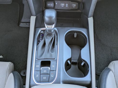 Used 2020 Hyundai Santa Fe Limited image 17