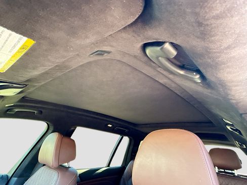 Used 2020 BMW X7 M50i image 29