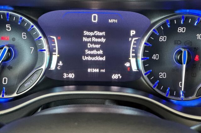 Used 2022 Chrysler Pacifica Touring-L FWD image 23