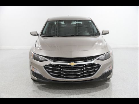 Used 2023 Chevrolet Malibu LT FWD image 2