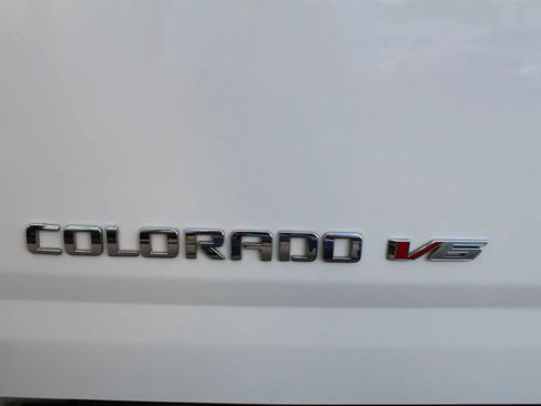 Used 2018 Chevrolet Colorado W/T w/ WT Convenience Package RWD image 30