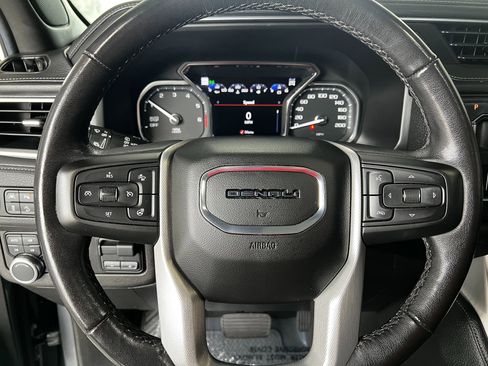 Used 2021 GMC Yukon Denali w/ Denali Premium Package AWD/4WD image 17