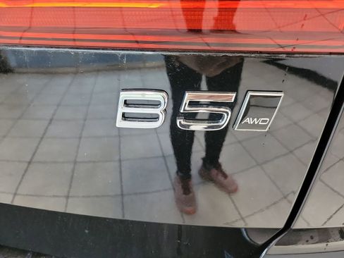 Used 2025 Volvo XC60 B5 Plus image 49