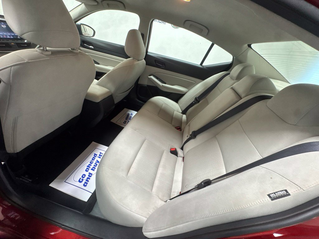 Used 2025 Nissan Altima 2.5 SV FWD image 33
