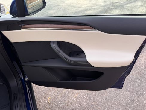 Used 2023 Tesla Model X image 55