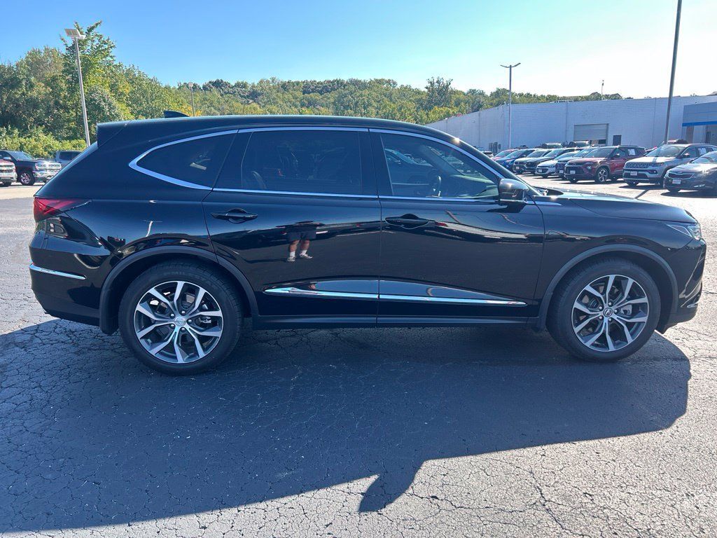 Used 2023 Acura MDX w/ Technology Package AWD/4WD image 4