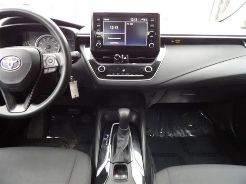 Used 2020 Toyota Corolla LE image 17