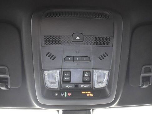 Used 2023 Cadillac XT6 Sport w/ Technology Package image 23