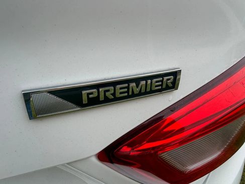 Used 2018 Chevrolet Cruze Premier image 8