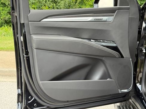 New 2026 Cadillac Escalade V w/ LPO, ONYX Package AWD/4WD image 19