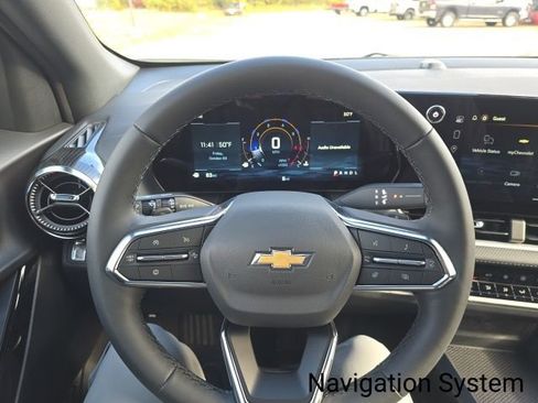 New 2026 Chevrolet Equinox LT w/ Convenience Package II image 12