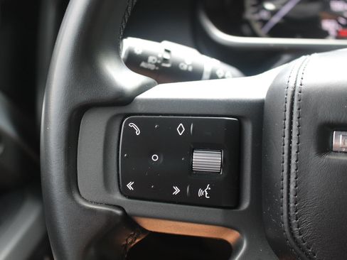 Used 2023 Land Rover Defender 130 X-Dynamic SE AWD/4WD image 27